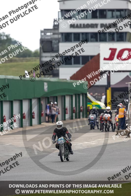 Vintage motorcycle club;eventdigitalimages;mallory park;mallory park trackday photographs;no limits trackdays;peter wileman photography;trackday digital images;trackday photos;vmcc festival 1000 bikes photographs